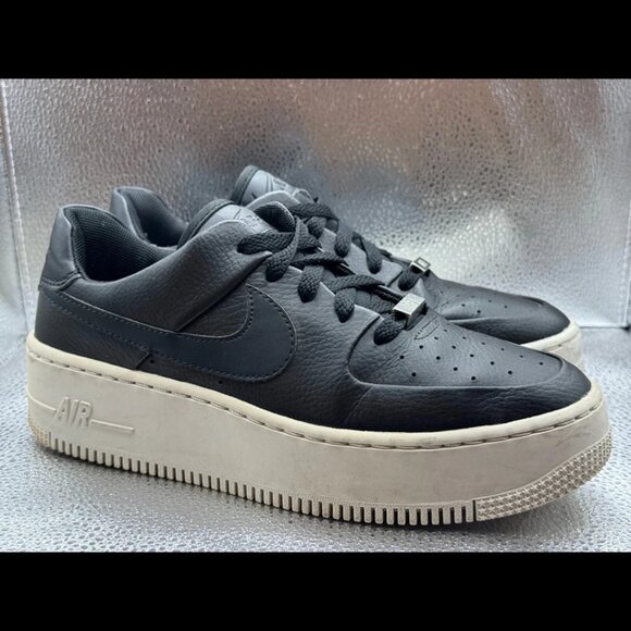 Size 8 -Nike Air Force 1 Sage Low Womens Black White Platform Sneaker AR5339-002 - Picture 1 of 11